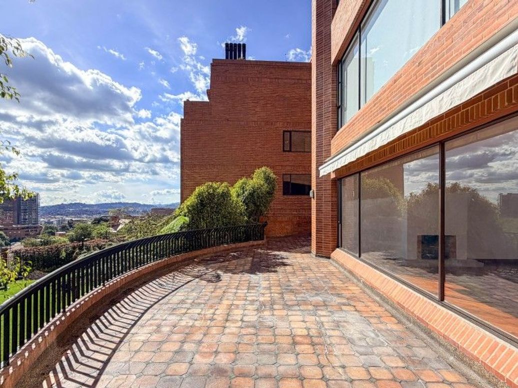 Apartamento de 4 alcobas en venta en Cerros De Santa Barbara, Bogotá, 400 m² · foto 5 de 20