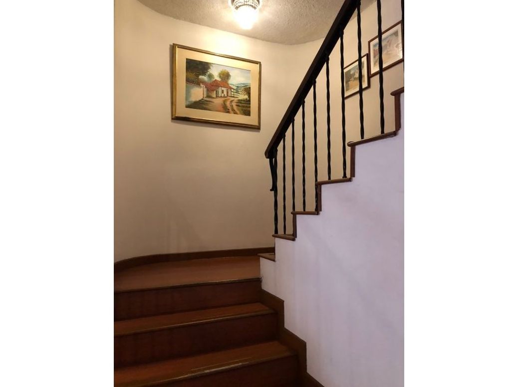 Casa de 5 alcobas en venta en San Patricio, Bogotá, 318 m² · foto 13 de 20