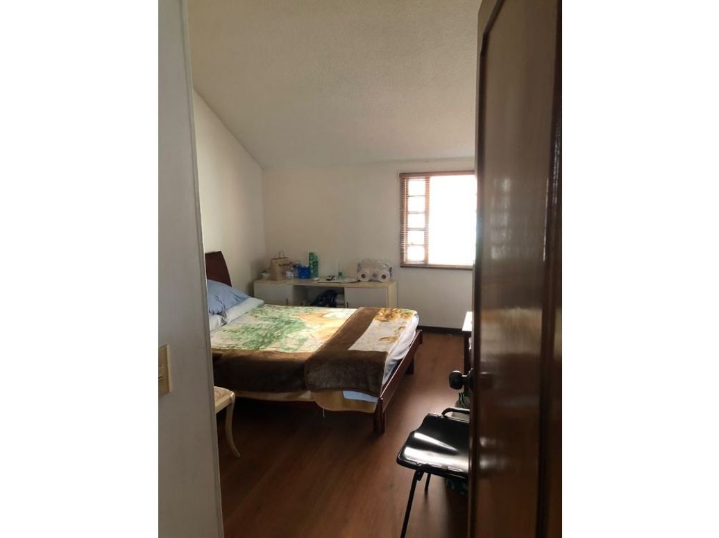 Casa de 5 alcobas en venta en San Patricio, Bogotá, 318 m² · foto 16 de 20