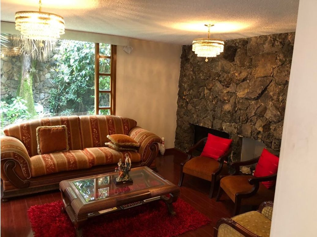 Casa de 5 alcobas en venta en San Patricio, Bogotá, 318 m² · foto 2 de 20