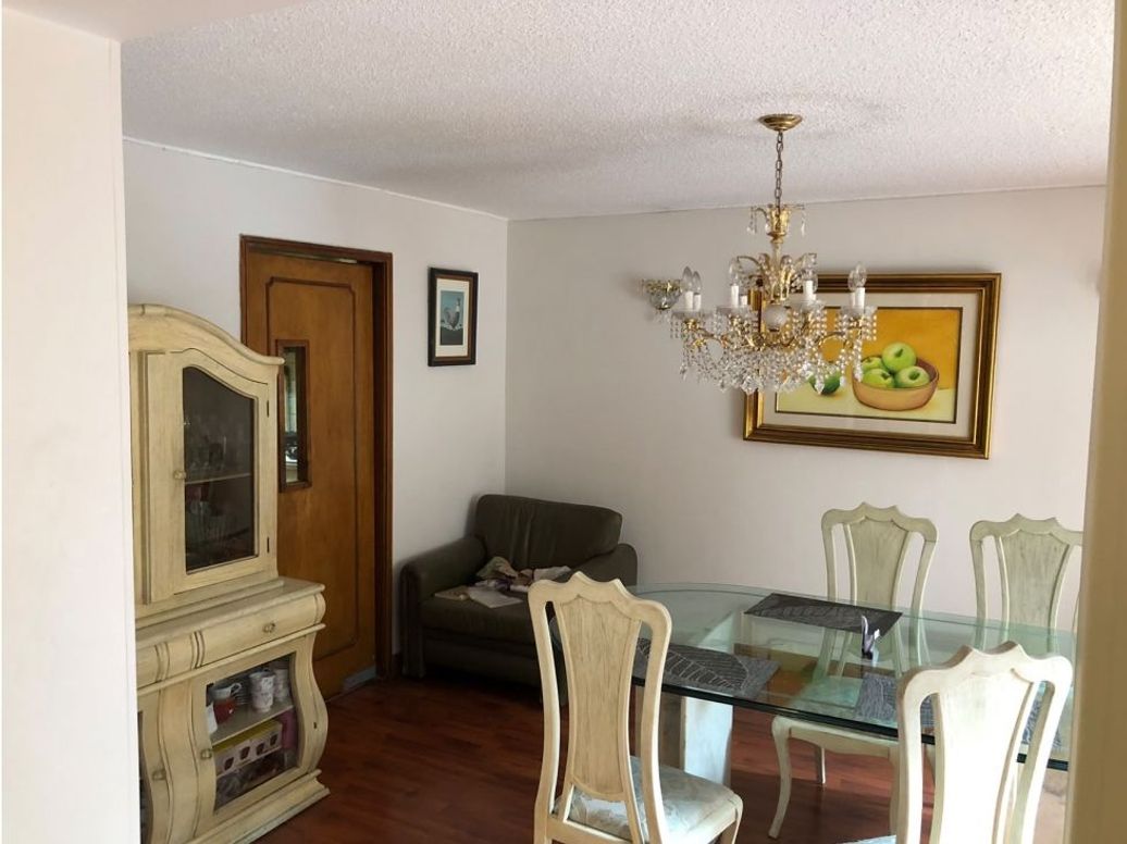 Casa de 5 alcobas en venta en San Patricio, Bogotá, 318 m² · foto 3 de 20