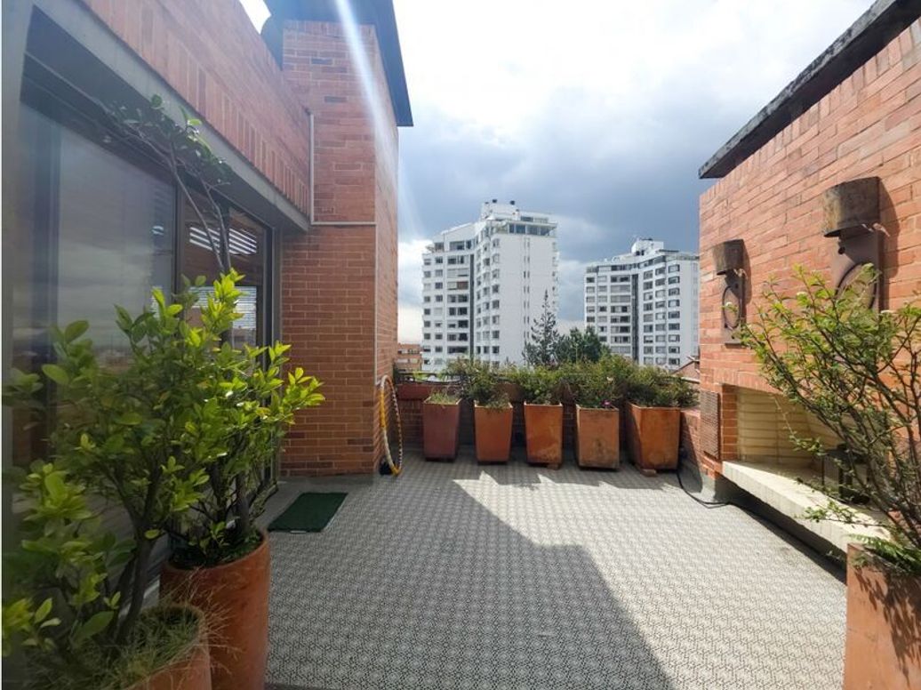 Casa de 3 alcobas en venta en Los Rosales, Bogotá, 360 m² · foto 17 de 20