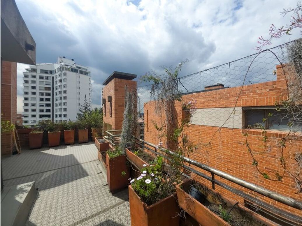 Casa de 3 alcobas en venta en Los Rosales, Bogotá, 360 m² · foto 18 de 20