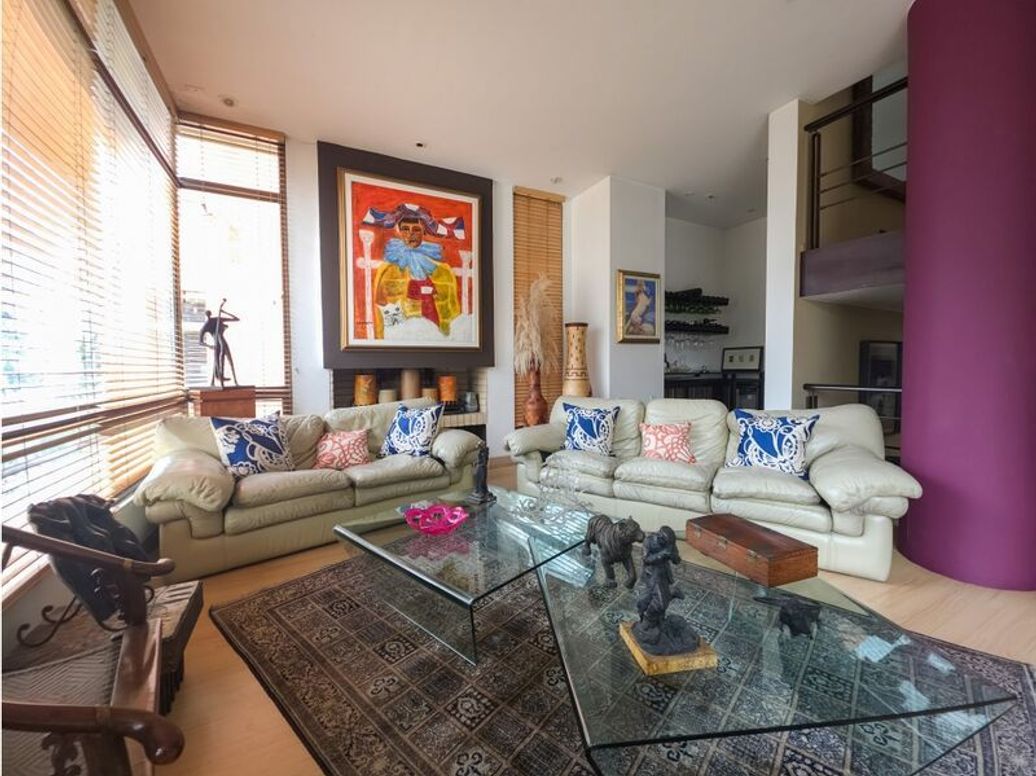 Casa de 3 alcobas en venta en Los Rosales, Bogotá, 360 m² · foto 2 de 20