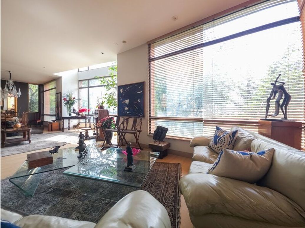Casa de 3 alcobas en venta en Los Rosales, Bogotá, 360 m² · foto 3 de 20