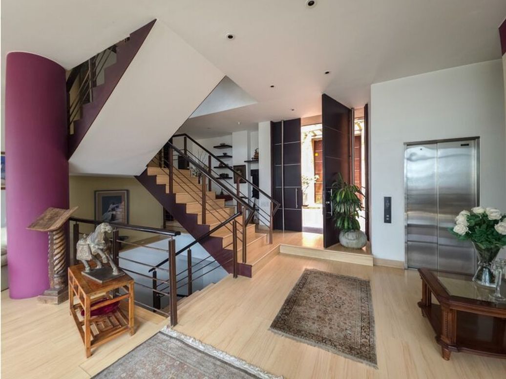 Casa de 3 alcobas en venta en Los Rosales, Bogotá, 360 m² · foto 7 de 20