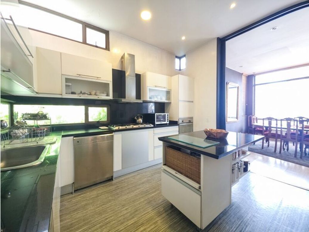 Casa de 3 alcobas en venta en Los Rosales, Bogotá, 360 m² · foto 8 de 20