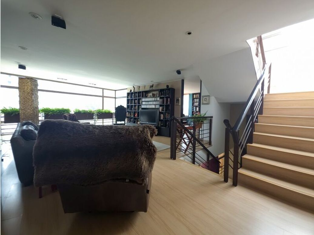 Casa de 3 alcobas en venta en Los Rosales, Bogotá, 360 m² · foto 12 de 20
