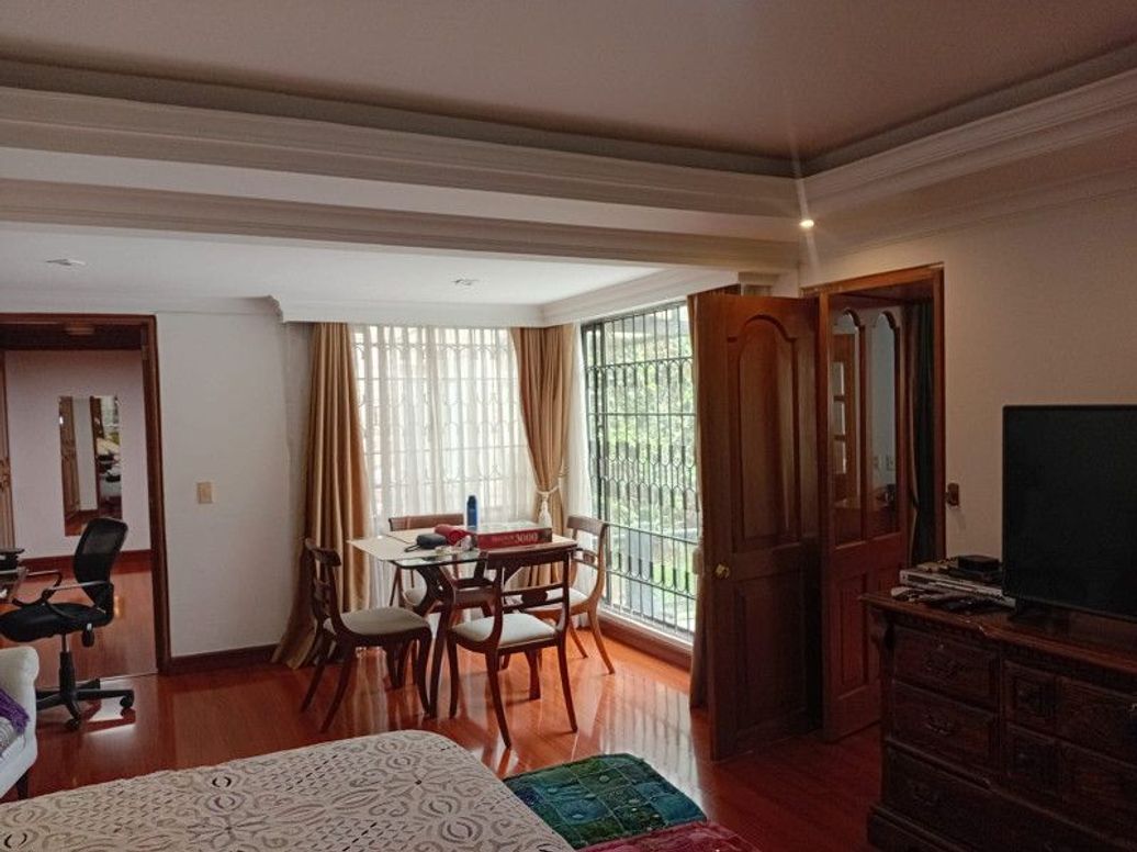 Apartamento de 4 alcobas en venta en Santa Barbara Alta, Bogotá, 390 m² · foto 19 de 20