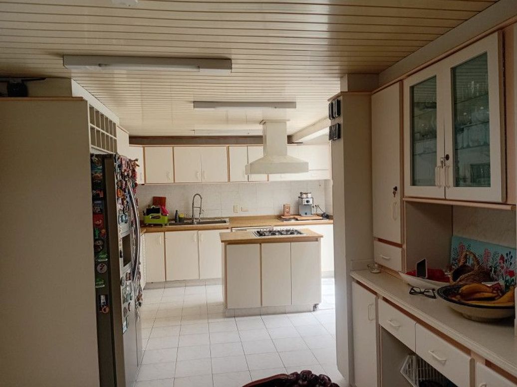 Apartamento de 4 alcobas en venta en Santa Barbara Alta, Bogotá, 390 m² · foto 11 de 20