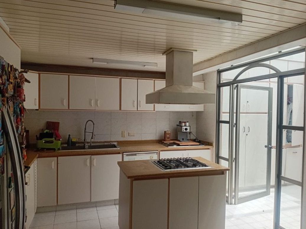 Apartamento de 4 alcobas en venta en Santa Barbara Alta, Bogotá, 390 m² · foto 7 de 20
