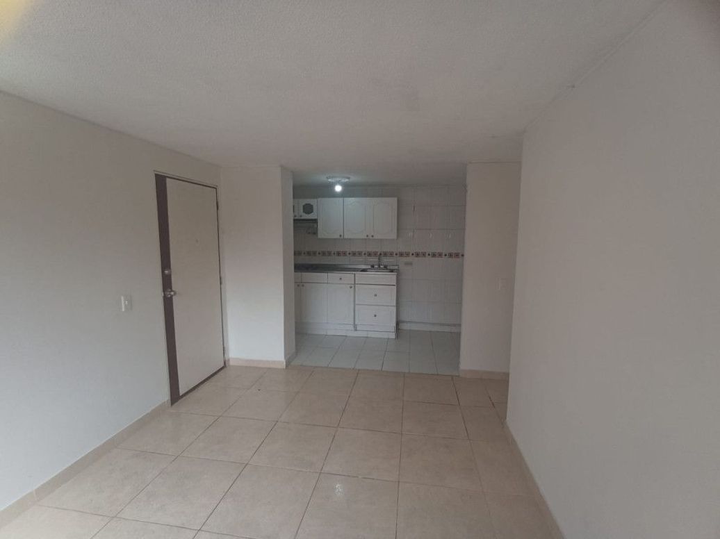Apartamento de 2 alcobas en venta en Normandia Occidental, Bogotá, 52 m² · foto 2 de 15