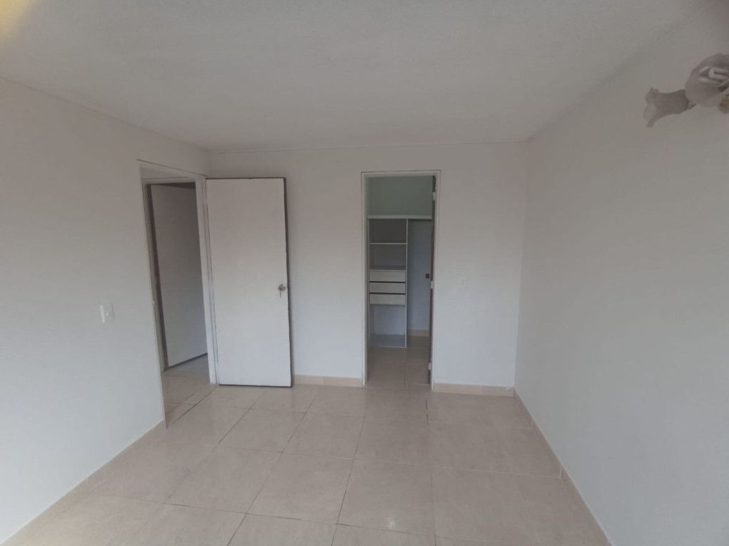 Apartamento de 2 alcobas en venta en Normandia Occidental, Bogotá, 52 m² · foto 8 de 15