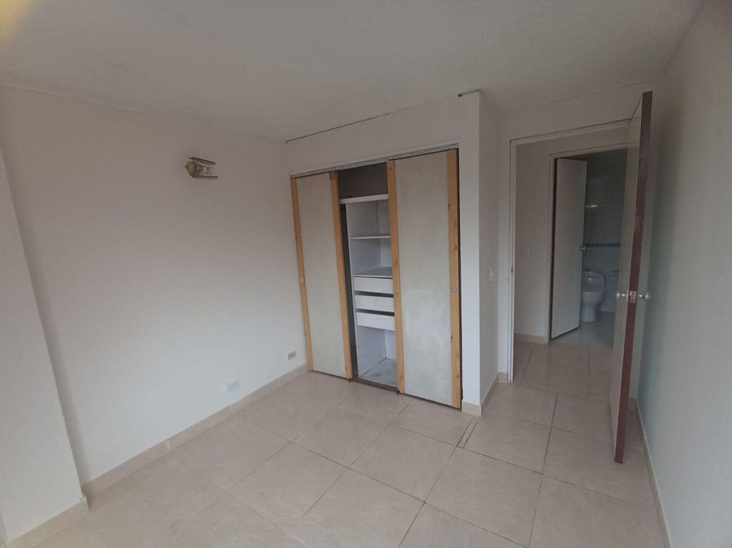 Apartamento de 2 alcobas en venta en Normandia Occidental, Bogotá, 52 m² · foto 12 de 15