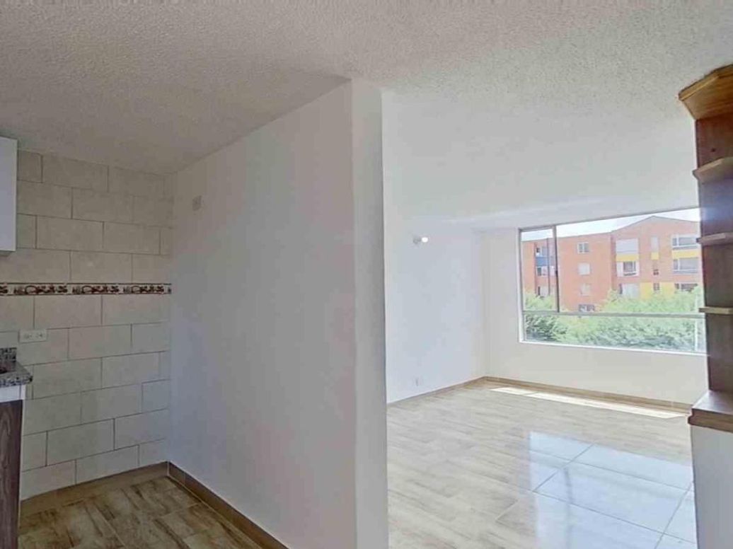 Apartamento de 2 alcobas en venta en Engativá, Bogotá, 49 m² · foto 2 de 16