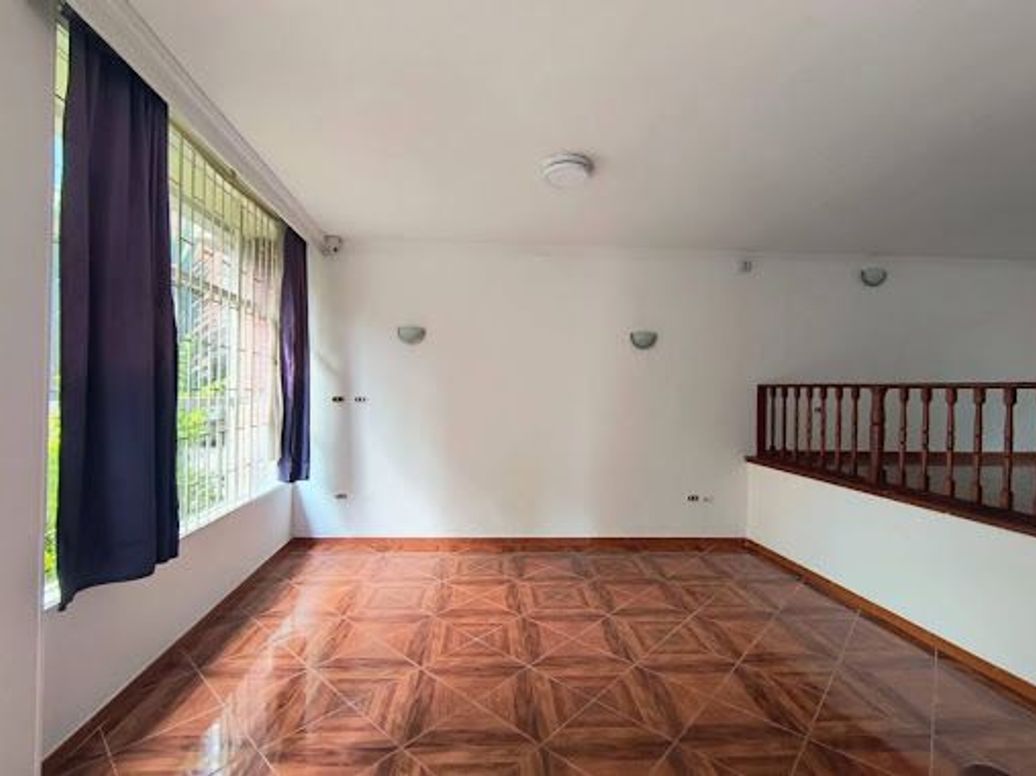 Casa de 5 alcobas en venta en Chapinero Alto, Bogotá, 347 m² · foto 11 de 20