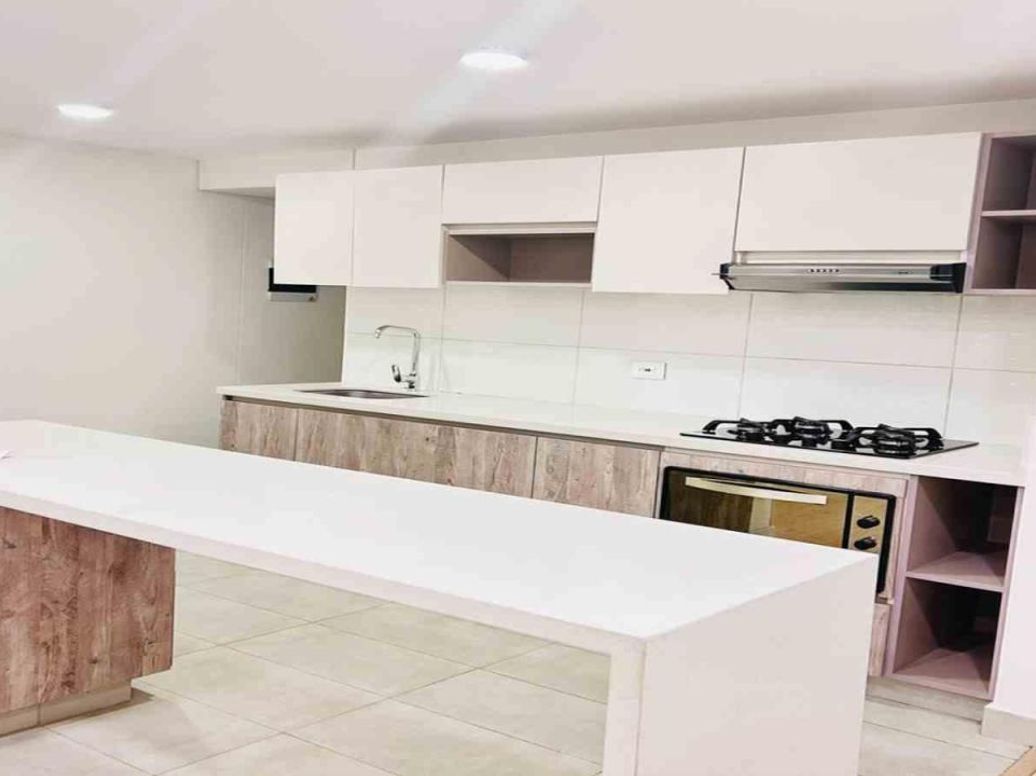 Apartamento de 3 alcobas en venta en Marsella, Bogotá, 92 m² · foto 2 de 20