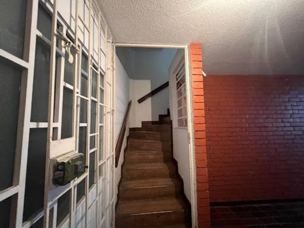 Casa de 5 alcobas en venta en Chapinero, Bogotá, 240 m² · foto 2 de 20