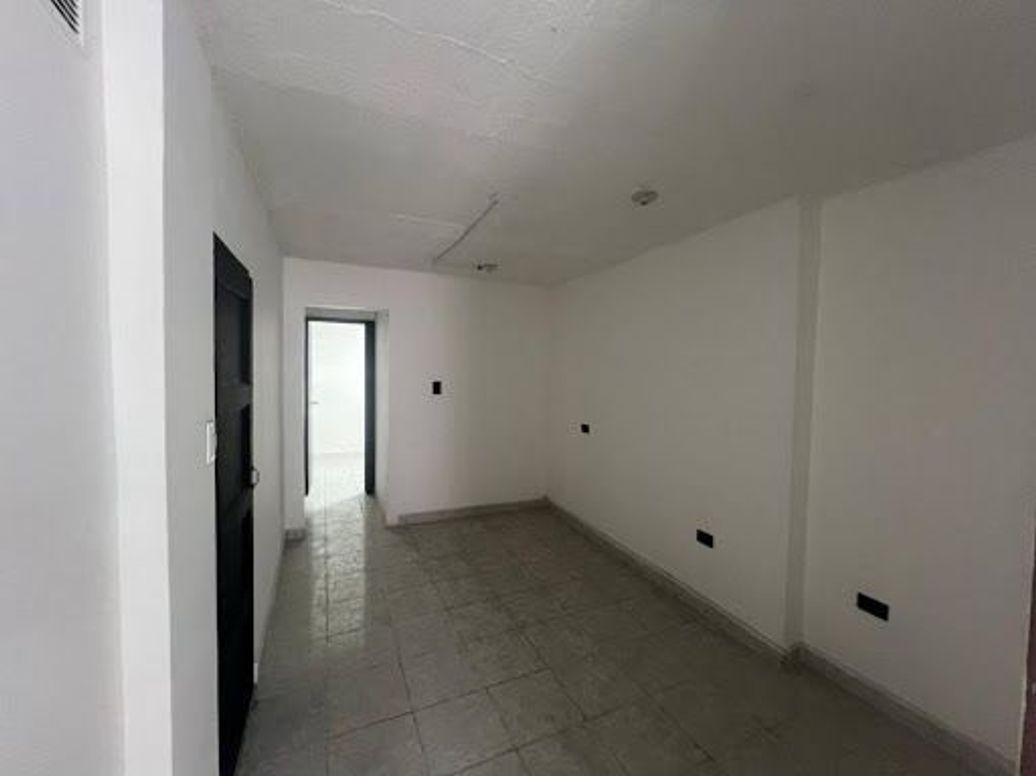Casa de 5 alcobas en venta en Chapinero, Bogotá, 240 m² · foto 3 de 20