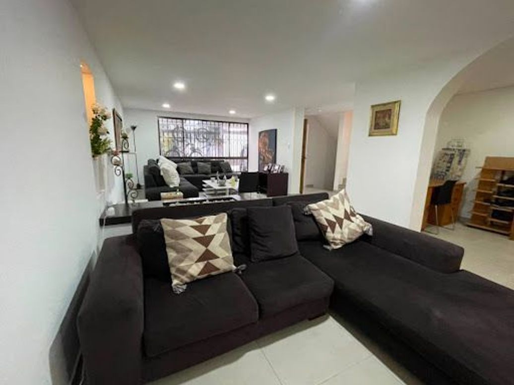 Casa de 5 alcobas en venta en Modelia, Bogotá, 300 m² · foto 11 de 20