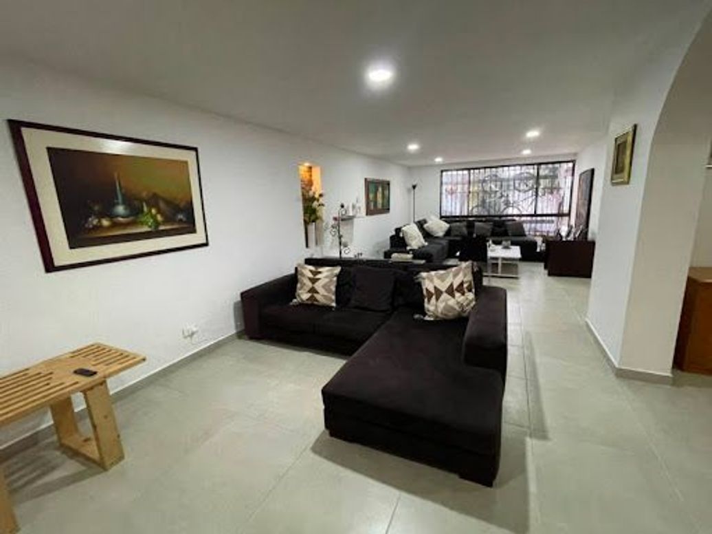 Casa de 5 alcobas en venta en Modelia, Bogotá, 300 m² · foto 12 de 20