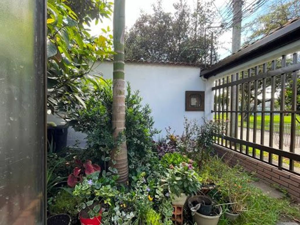 Casa de 5 alcobas en venta en Modelia, Bogotá, 300 m² · foto 2 de 20