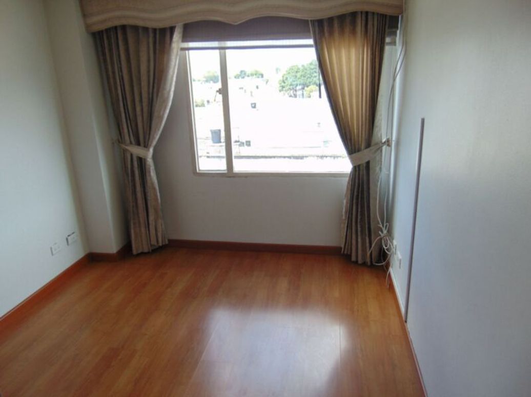 Apartamento de 2 alcobas en venta en Normandia Occidental, Bogotá, 49 m² · foto 3 de 9