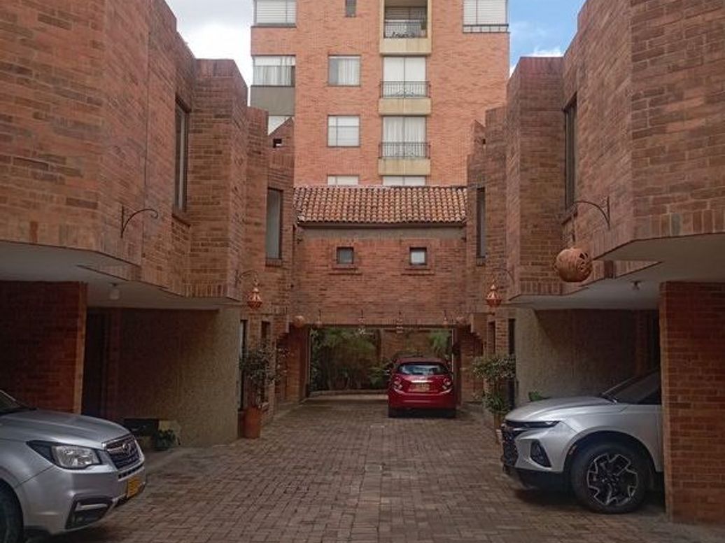 Casa de 3 alcobas en venta en Caobos Salazar, Bogotá, 121 m² · foto 14 de 20