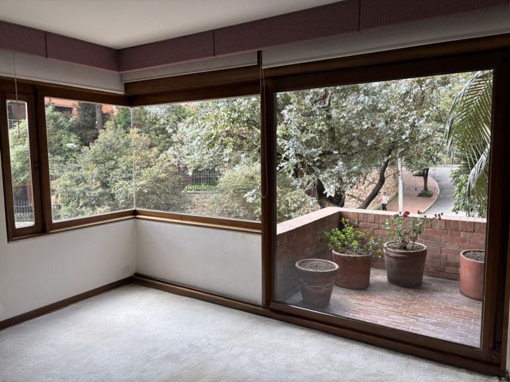 Apartamento de 3 alcobas en venta en Los Rosales, Bogotá, 290 m² · foto 8 de 20