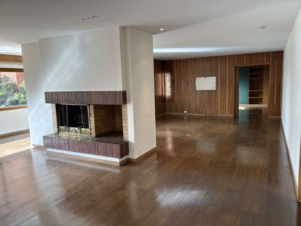 Apartamento de 3 alcobas en venta en Los Rosales, Bogotá, 290 m² · foto 4 de 20