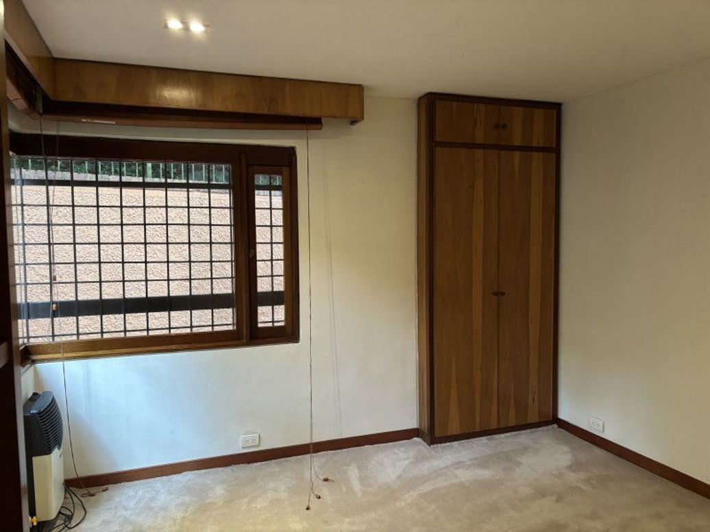 Apartamento de 3 alcobas en venta en Los Rosales, Bogotá, 290 m² · foto 14 de 20
