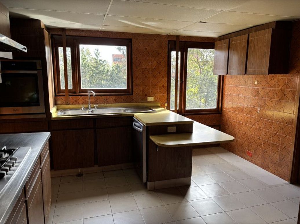 Apartamento de 3 alcobas en venta en Los Rosales, Bogotá, 290 m² · foto 17 de 20