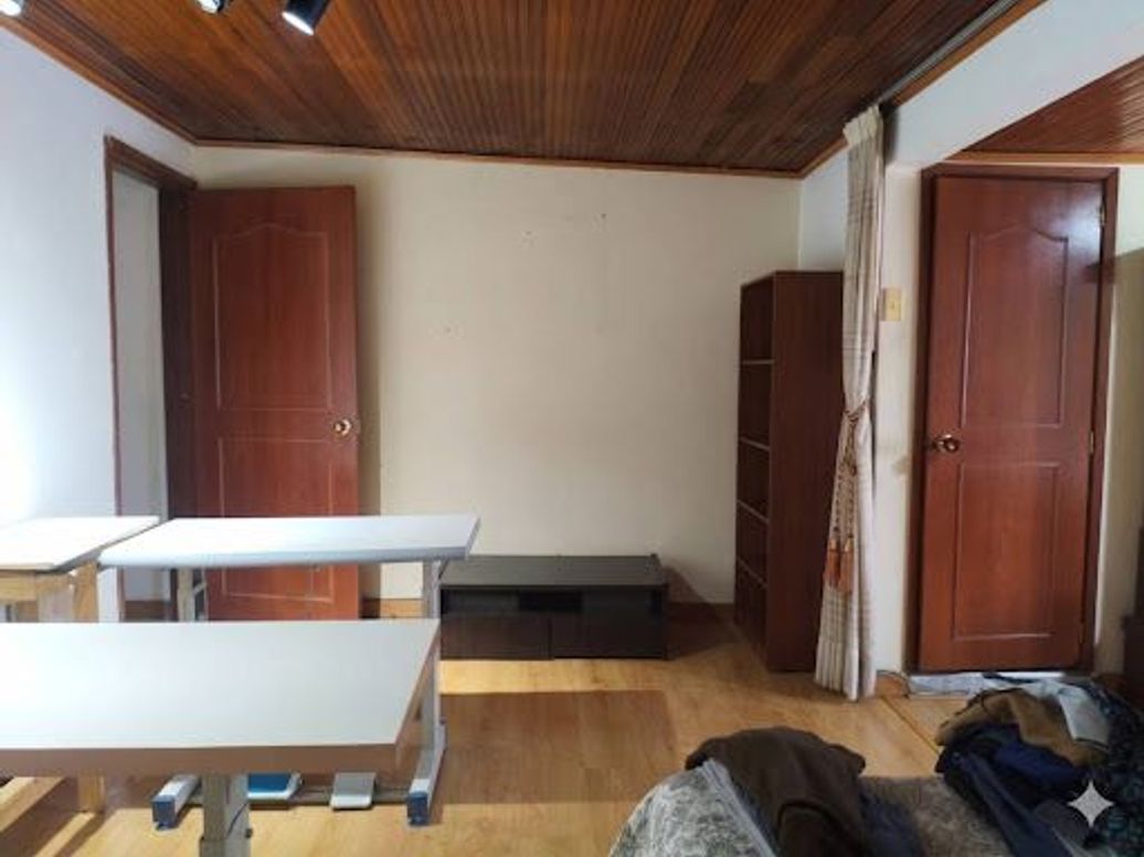 Casa de 6 alcobas en venta en Jorge Gaitan Cortes, Bogotá, 138 m² · foto 9 de 10