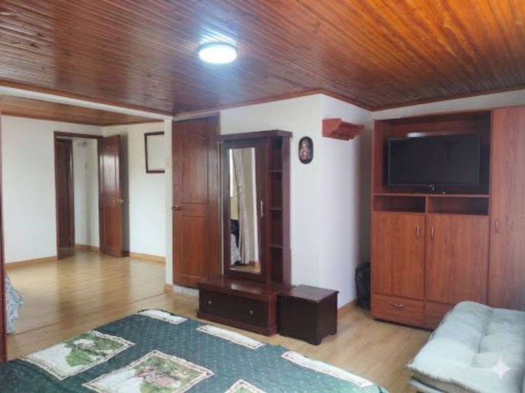 Casa de 6 alcobas en venta en Jorge Gaitan Cortes, Bogotá, 138 m² · foto 3 de 10