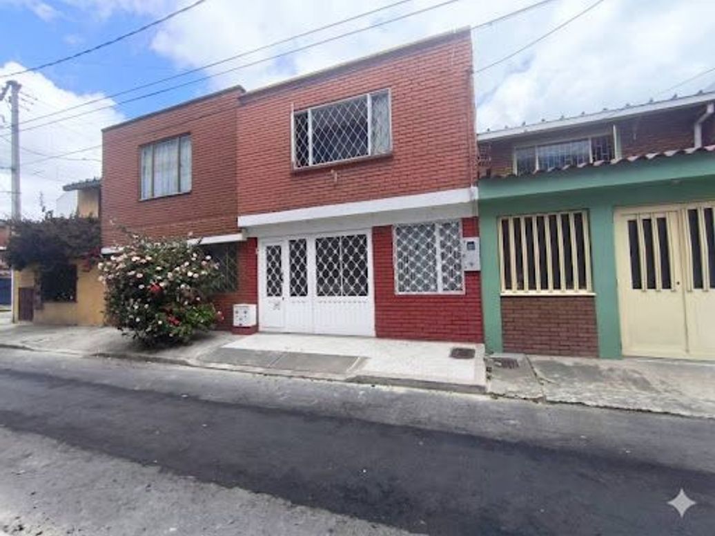 Casa de 6 alcobas en venta en Jorge Gaitan Cortes, Bogotá, 138 m² · foto 10 de 10