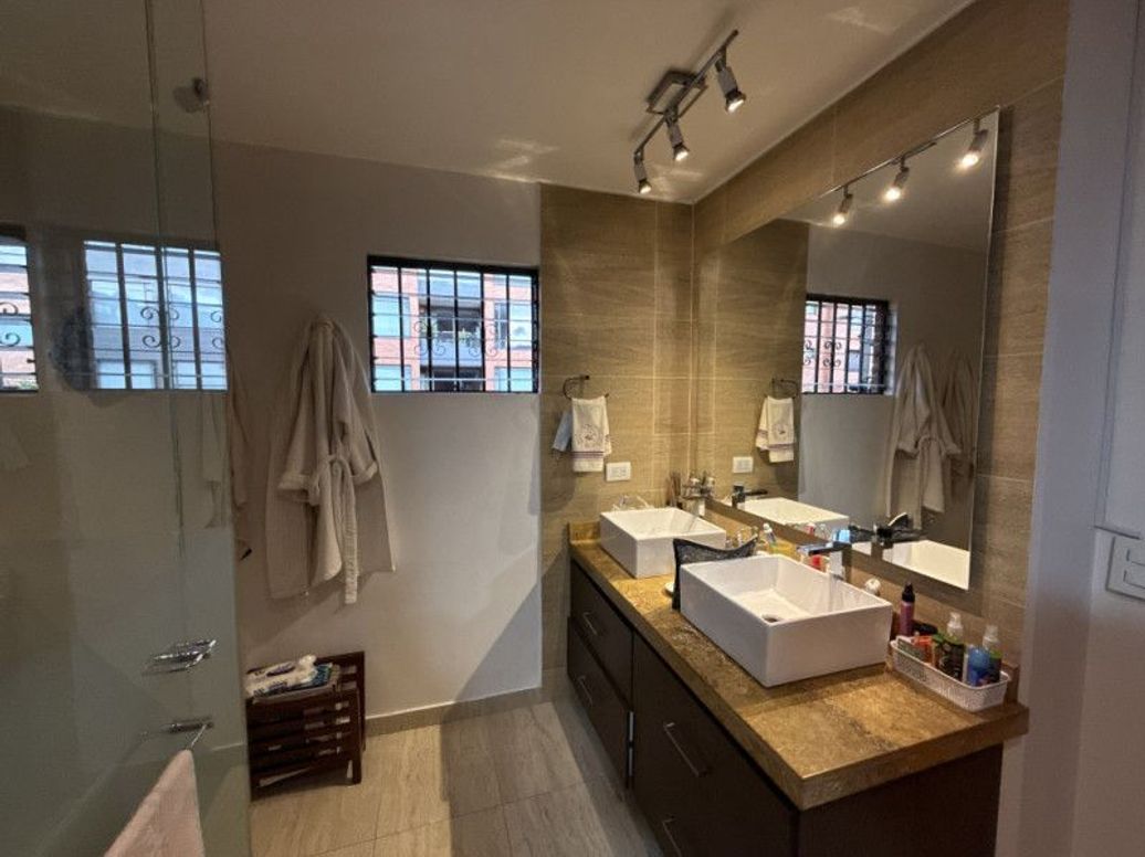 Apartamento de 3 alcobas en venta en Santa Bibiana, Bogotá, 219 m² · foto 19 de 20