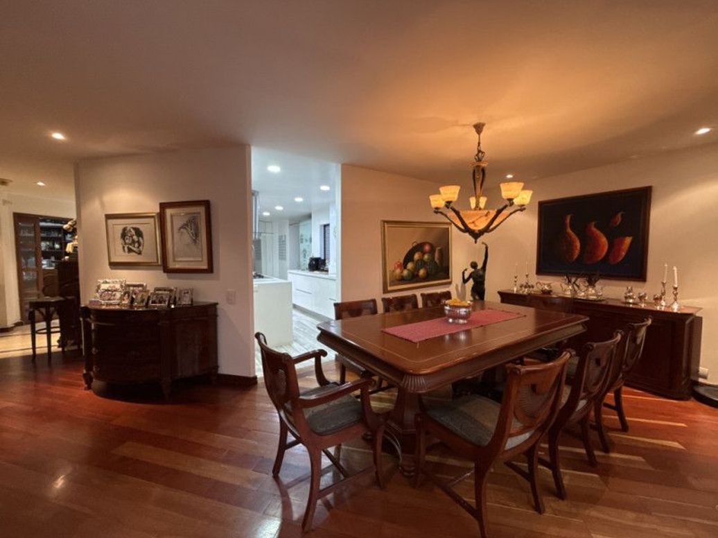 Apartamento de 3 alcobas en venta en Santa Bibiana, Bogotá, 219 m² · foto 4 de 20