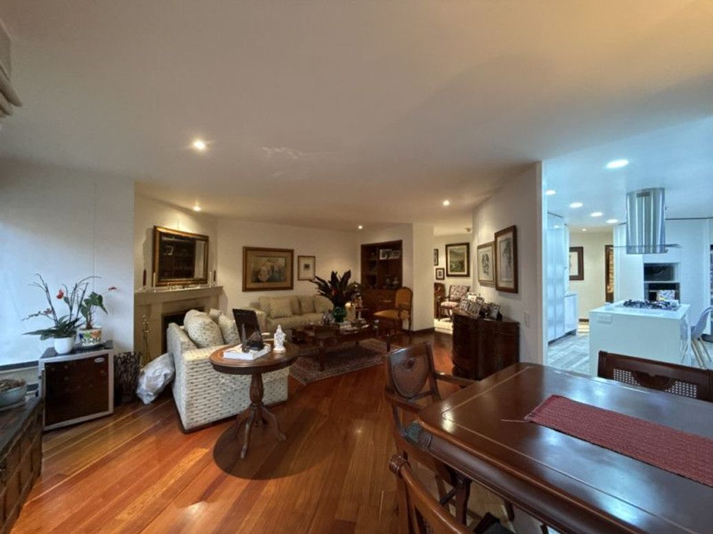 Apartamento de 3 alcobas en venta en Santa Bibiana, Bogotá, 219 m² · foto 3 de 20