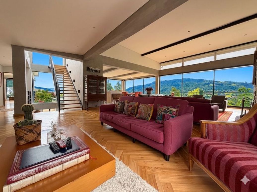 Casa de 3 alcobas en venta en San Isidro, Bogotá, 270 m² · foto 3 de 20