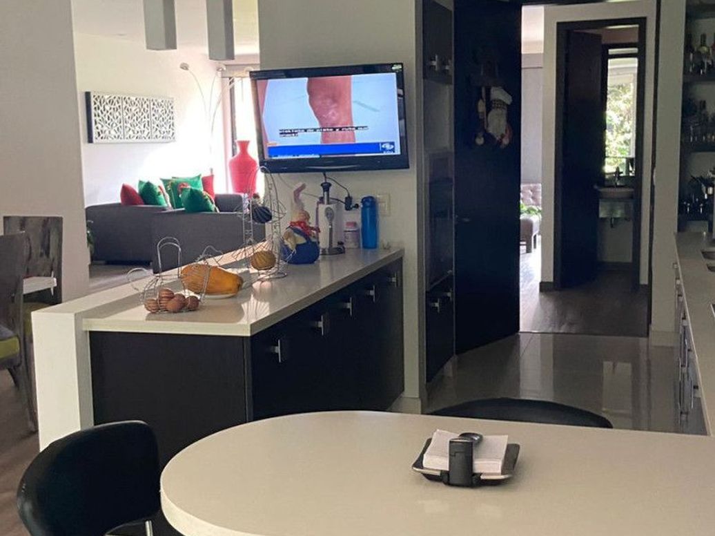 Apartamento de 4 alcobas en venta en Casa Blanca Suba, Bogotá, 224 m² · foto 4 de 13