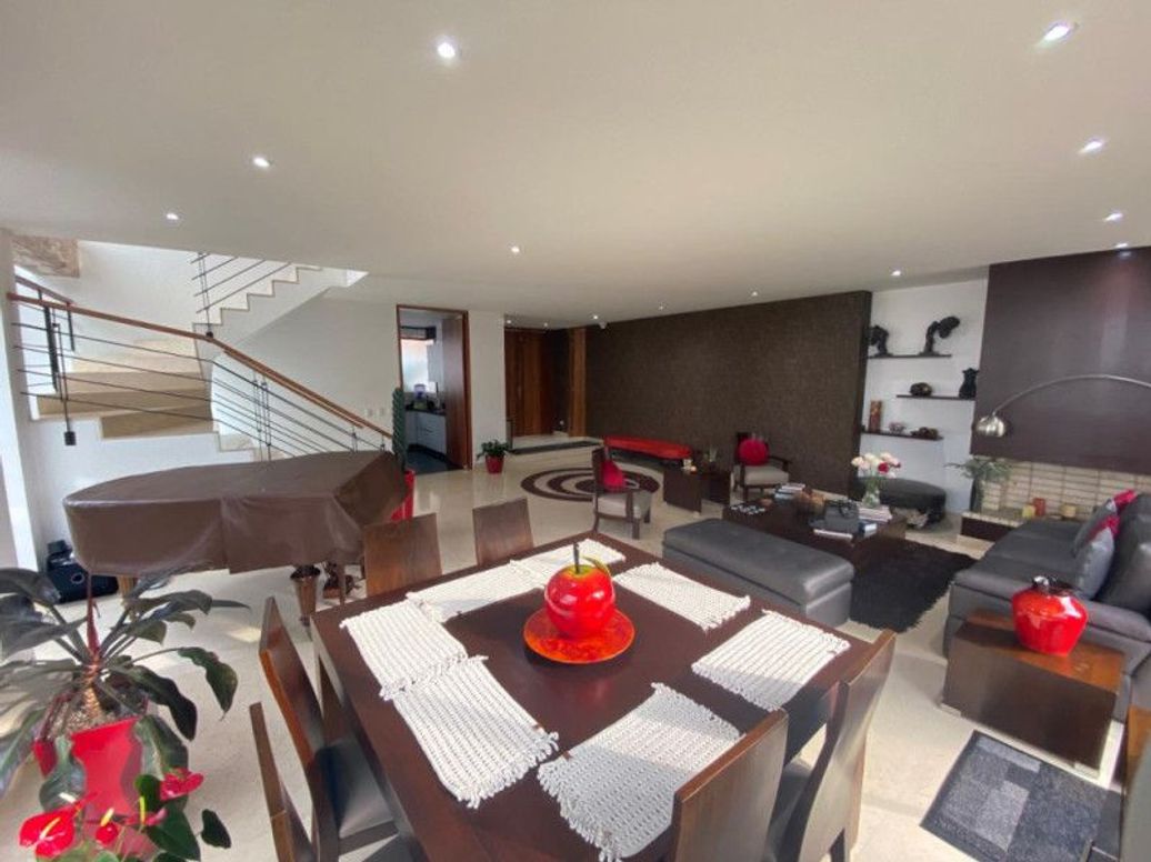 Casa de 4 alcobas en venta en Niza Suba, Bogotá, 340 m² · foto 2 de 20