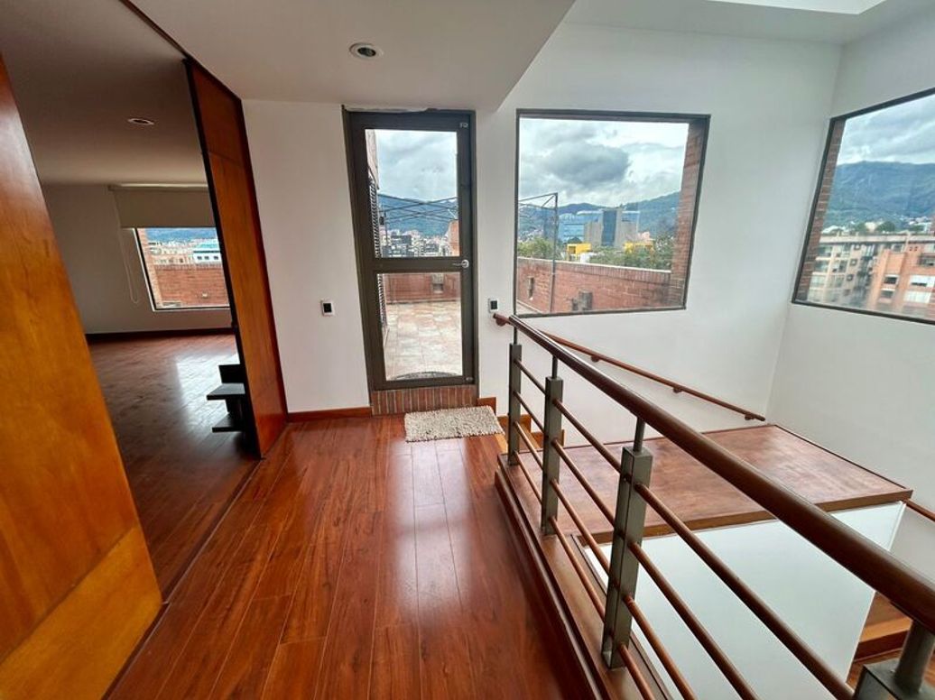Apartamento de 4 alcobas en venta en Santa Barbara Occidental, Bogotá, 340 m² · foto 12 de 20