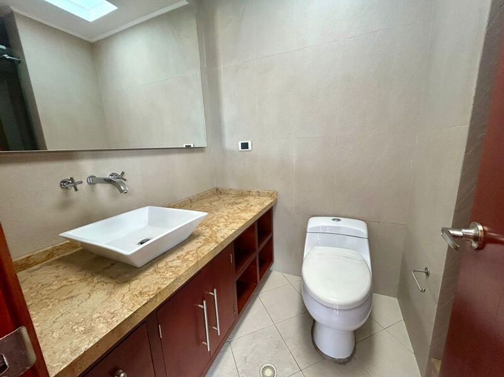 Apartamento de 4 alcobas en venta en Santa Barbara Occidental, Bogotá, 340 m² · foto 17 de 20