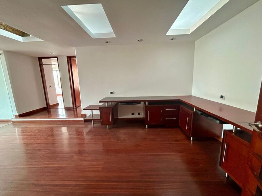 Apartamento de 4 alcobas en venta en Santa Barbara Occidental, Bogotá, 340 m² · foto 8 de 20