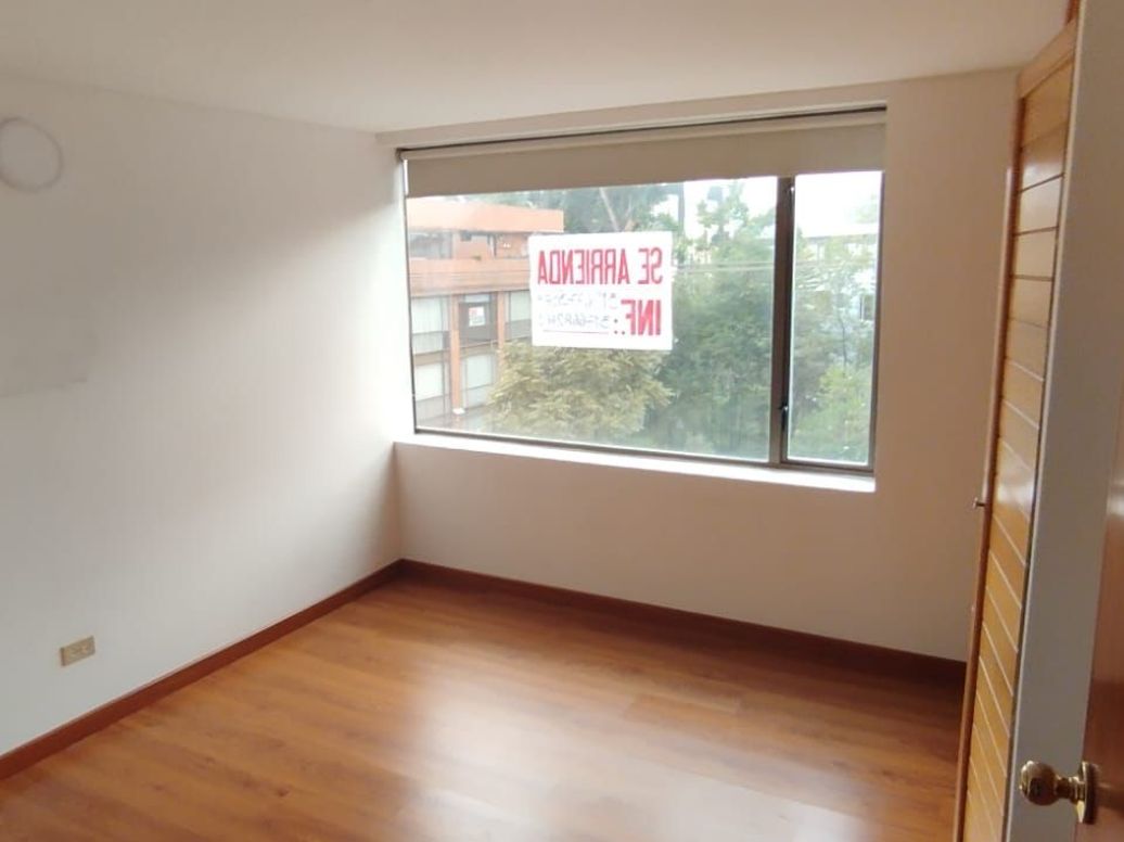 Apartamento de 3 alcobas en venta en Campin Occidental, Bogotá, 118 m² · foto 3 de 20