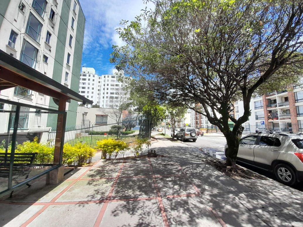 Apartamento de 3 alcobas en venta en Balcones De Oriente, Bogotá, 74 m² · foto 8 de 18