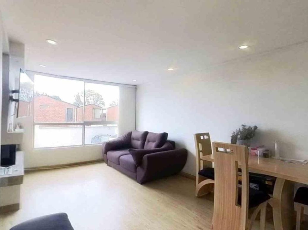 Apartamento de 2 alcobas en venta en Victoria Norte, Bogotá, 60 m² · foto 2 de 14
