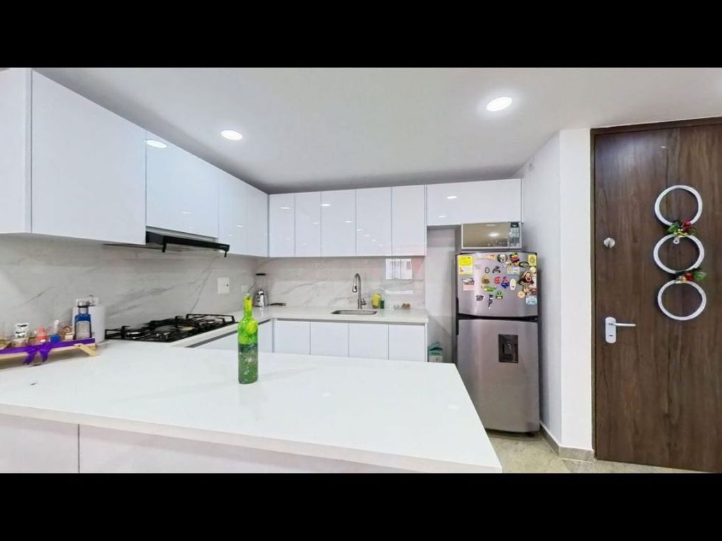 Apartamento de 2 alcobas en venta en Los Cedritos, Bogotá, 73 m² · foto 4 de 19