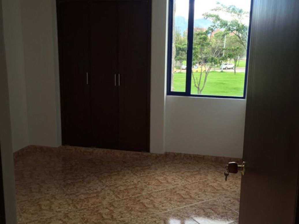 Apartamento de 3 alcobas en venta en Centro Administrativo Occidental, Bogotá, 104 m² · foto 10 de 16