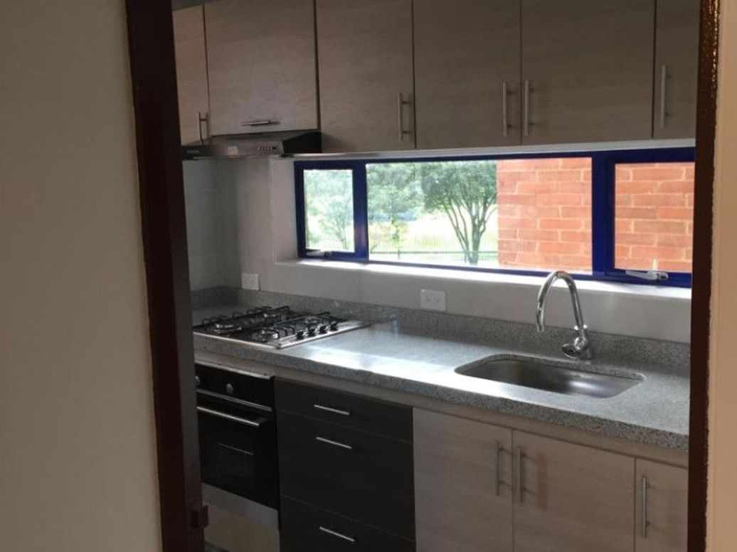 Apartamento de 3 alcobas en venta en Centro Administrativo Occidental, Bogotá, 104 m² · foto 5 de 16
